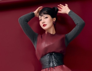 Á hậu, MC Thụy Vân đổi mới hình ảnh với phong cách khác lạ