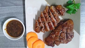 Thực đơn hàng ngày: Ức vịt sốt tiêu đen