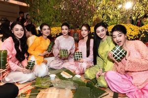 Các Hoa hậu, Á hậu tham gia gói chiếc bánh chưng để làm quà tặng người khó khăn 
