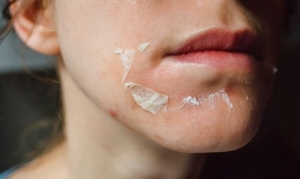 Nên tạm ngưng sử dụng trước Tết 5 nhóm mỹ phẩm để làn da ổn định và dễ lên makeup