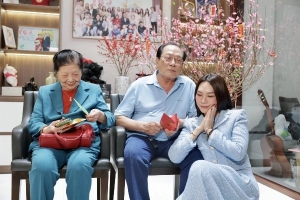 Sao Việt sum vầy bên gia đình ngày Tết