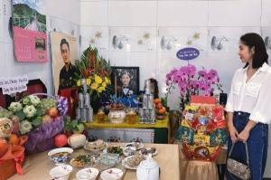 Lê Phương chia sẻ xúc động khi đến viếng cố nghệ sĩ Quý Bình