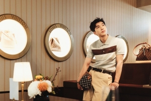 Rapper HIEUTHUHAI điển trai rạng rỡ