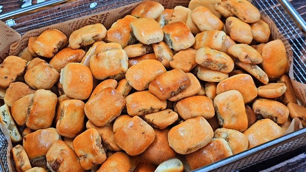 Thực đơn hàng ngày: Bánh chả lá chanh