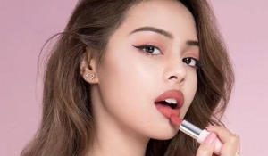 Thoa son 5 bước giúp gương mặt mềm mại, tươi tắn và trẻ trung hơn