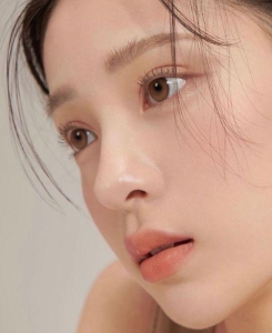 Chu trình skincare nên có 2 loại serum để duy trì làn da căng mịn, tươi trẻ