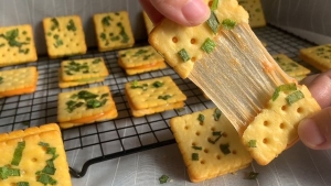 Thực đơn hàng ngày: Bánh hành phô mai