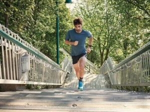 Mỗi ngày đi cầu thang bộ có đủ để giảm cân