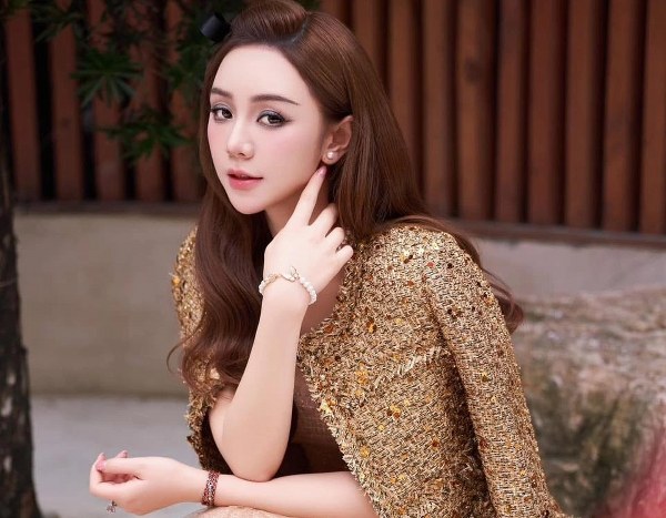 Quỳnh Kool xinh đẹp với phong cách dịu dàng