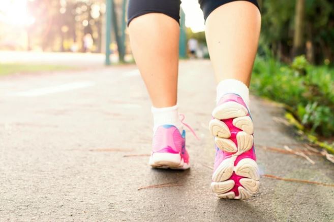 Số bước đi bộ tối thiểu để đạt hiệu quả giảm cân, giữ dáng tối đa