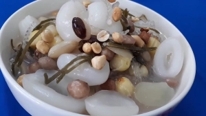 Thực đơn hàng ngày: Chè dừa nước