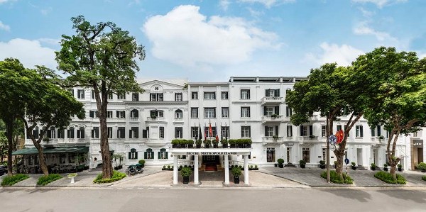 Metropole Hà Nội xuất sắc nhận danh hiệu “Triple Crown” của Condé Nast Traveler