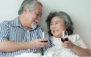 Sau tuổi 70 có còn nhu cầu và khả năng duy trì đời sống tình dục