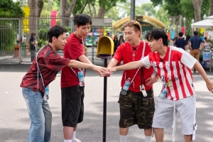 Boygroup Gen Z lội ngược dòng sau buổi diễn thất bại tại chợ Bình Tây
