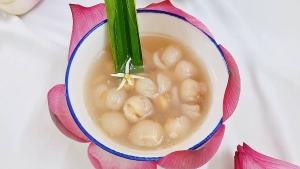 Thực đơn hàng ngày: Chè hạt sen long nhãn