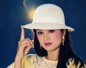 NSND Thu Hà qua những trang bìa báo cũ: Nhan sắc “lá ngọc cành vàng” một thời