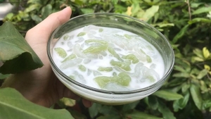 Thực đơn hàng ngày: Chè bánh lọt nước cốt dừa