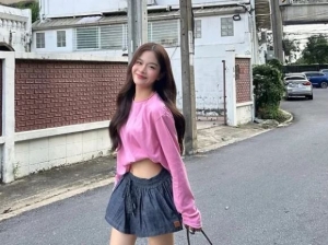 Những kiểu áo có tay giúp nàng mặc kín đáo mà vẫn thoáng mát, thời thượng mùa Hè
