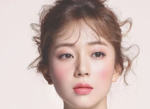 6 mẹo makeup giúp gương mặt tươi sáng, trẻ trung hơn