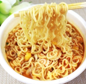 Cảnh báo sai lầm khi ăn mì gói nguy hại đến sức khỏe