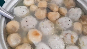 Thực đơn hàng ngày: Cháo chả cá