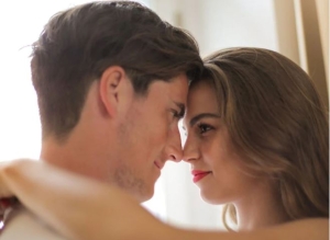 Đàn ông muốn cải thiện chuyện chăn gối nên làm 6 việc này