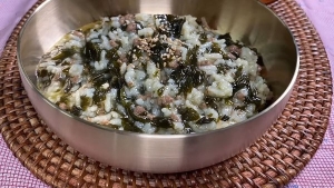 Thực đơn hàng ngày: Cháo rong biển