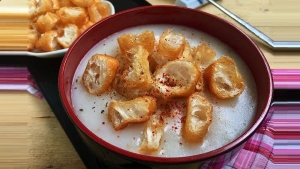 Thực đơn hàng ngày: Cháo sườn