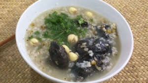 Thực đơn hàng ngày: Cháo gà ác hạt sen
