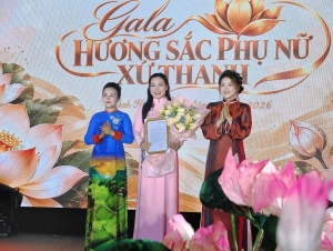 NTK Cao Thu Vân ra mắt 5 mẫu áo dài nhận diện Xứ Thanh